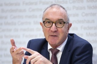 Selon l'ancien juge fédéral Niklaus Oberholzer, il n'y a pas d'indice de violence systématique dans les centres fédéraux d'asile.